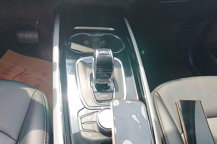 Used EXEED Lingyun 2019 1.6T Two-Wheel-Drive Platinum Edition Gear Lever