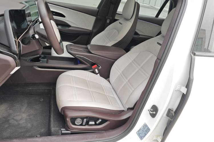 Used Hongqi EH7 2024 690 Pro
