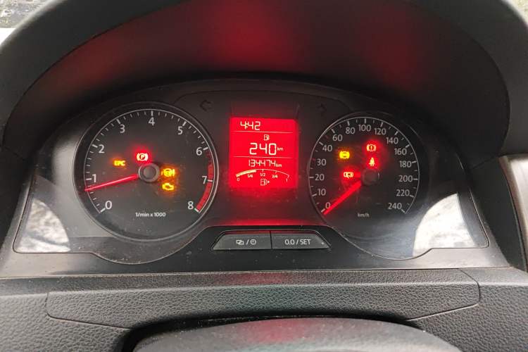 Used Volkswagen Santana 2015 1.6L Manual Comfort Edition