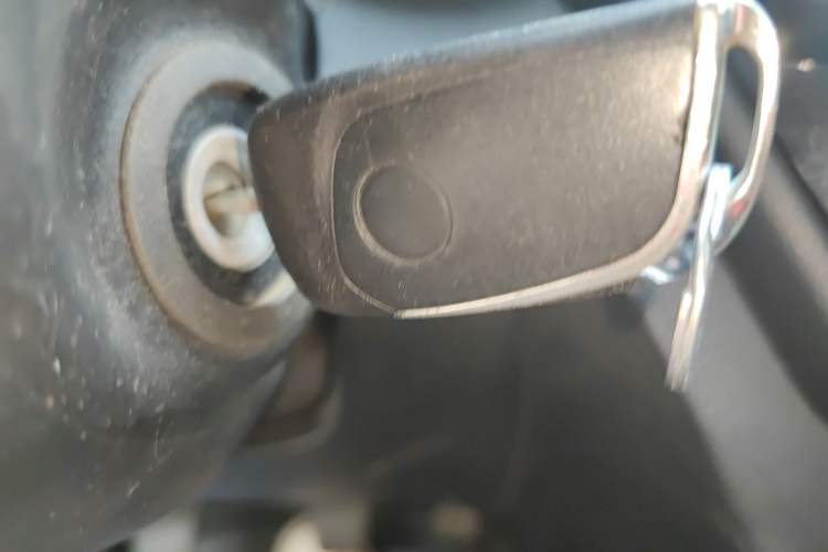 Used Kia K2 2015 Sedan 1.4L MT GLS