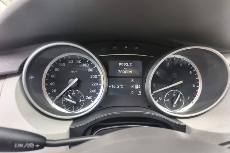 Used Mercedes-Benz R-Class 2011 R 300 L Business Model Instrument Cluster