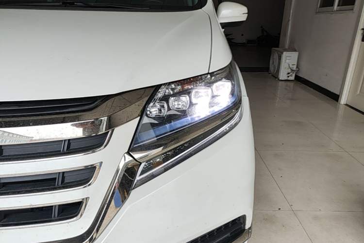 Used Honda Elysion 2019 2.0L Hybrid Luxury Edition Left Front Headlight