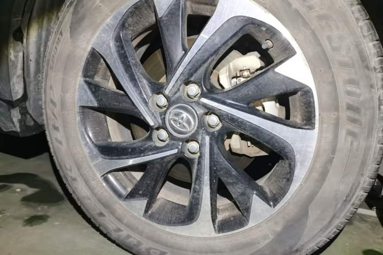 Used Toyota IZOA 2018 2.0L Yichi Version China VI Standard