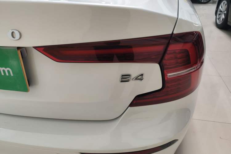 Used Volvo S60 2022 B4 Zhiyi Luxury Edition
