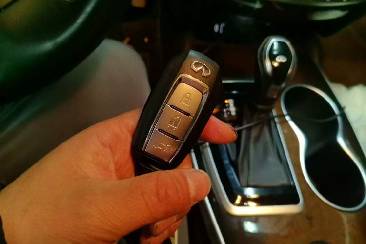 Used Infiniti QX60 2020 2.5 S/C Hybrid Two-Wheel-Drive Excellence Edition
