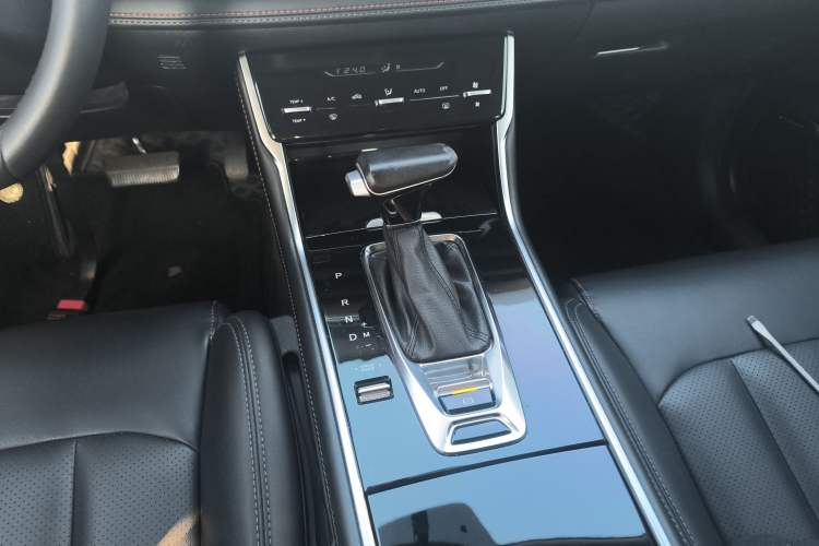 Used CHANGAN CS75 2020 280T DCT Luxury Model China VI Standard
