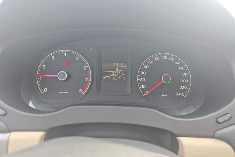 Used Volkswagen Sagitar 2014 1.6L Automatic Comfort Model Instrument Cluster