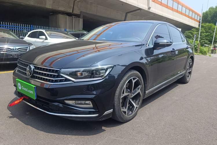 Used Volkswagen Magotan 2023 2 Million Units Limited Edition 330TSI DSG Leading Version Guazi used car, China used car export, Used car for sale, Used cars, Cheapest cars for sale