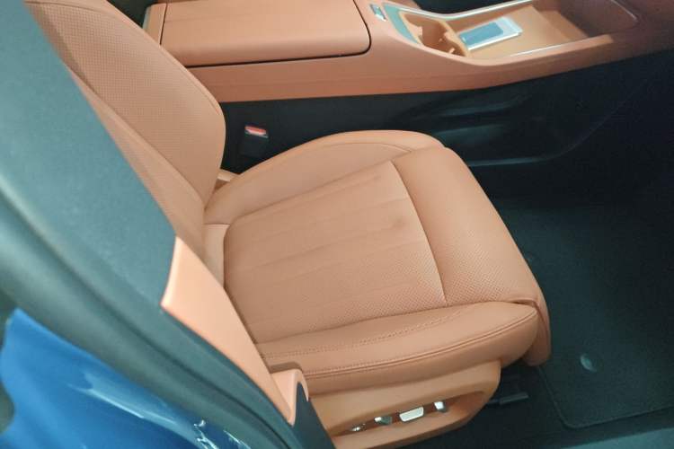 Used ONVO L60 2024 60 kWh All-Wheel Drive