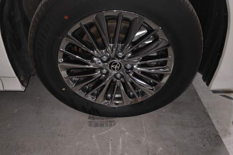 Used Toyota Alphard 2023 Dual-Motor 2.5L Premium Golden Edition