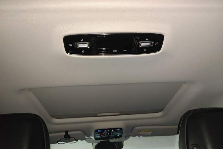 Used Roewe iMAX8 2022 400TGI Celebration Edition
