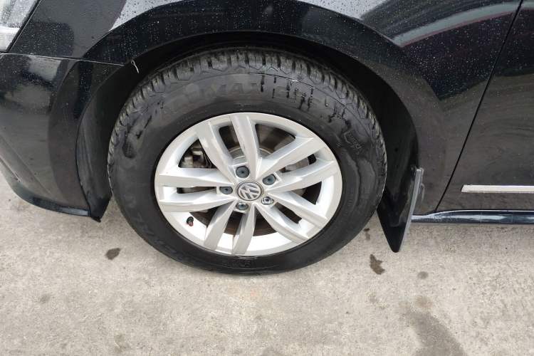 Used Volkswagen Passat 2016 330TSI DSG Luxury Edition Left Front Wheel Hub