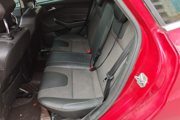 Used Ford Focus 2012 Hatchback 1.6L Manual Fashion Edition