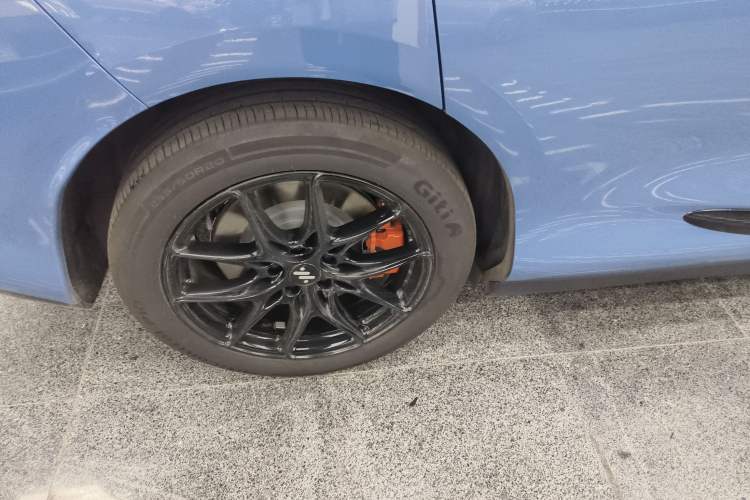 Used IM LS6 2026 Model Range-Extending 66 Max Right Rear Wheel Hub