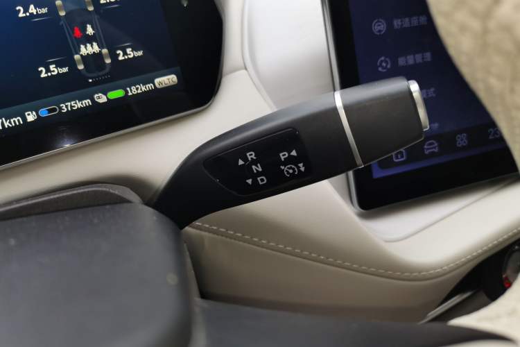 Used Deepal SL03 2022 1.5L 1200 Extended-Range Version Gear Lever