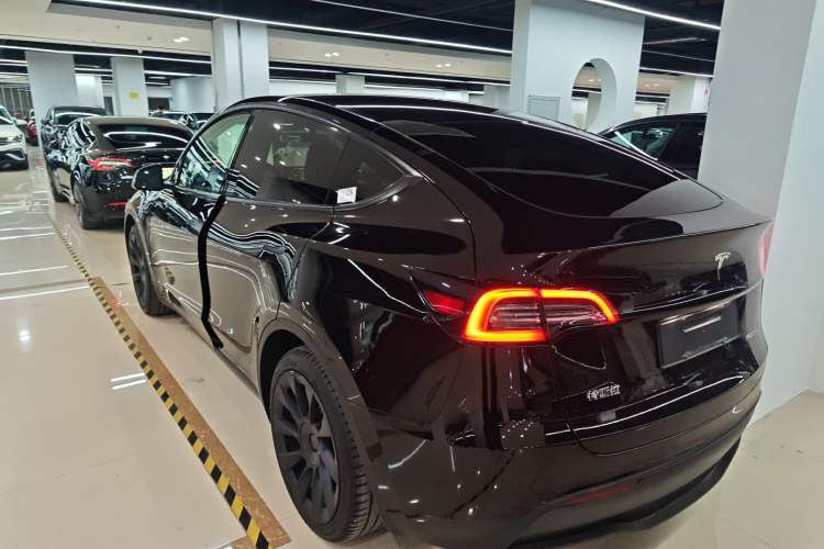 Used Tesla Model Y 2021 Standard Range Rear-Wheel Drive Version