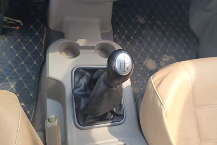 Used FORTHING Lingzhi 2016 M3 1.6L 7-Seater Comfort Model China V Standard Gear Lever