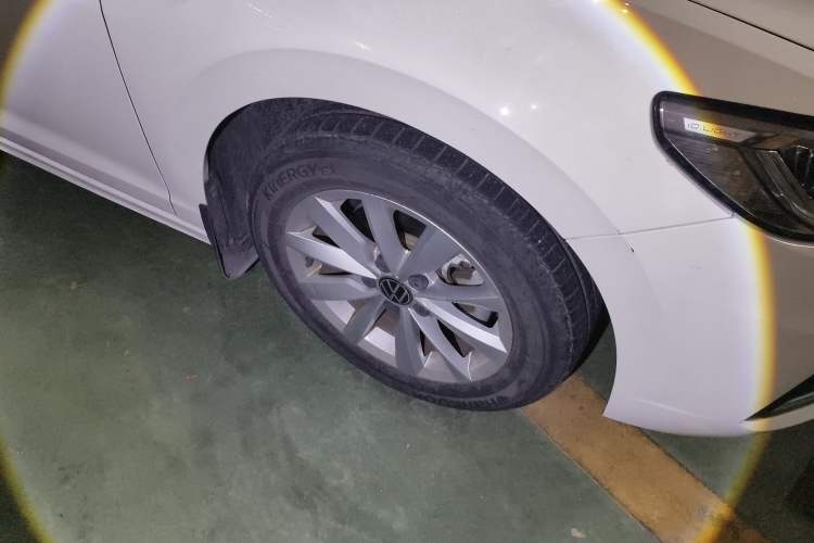 Used Volkswagen Bora 2021 280TSI DSG Elite Smart Connectivity Version Right Front Wheel Hub