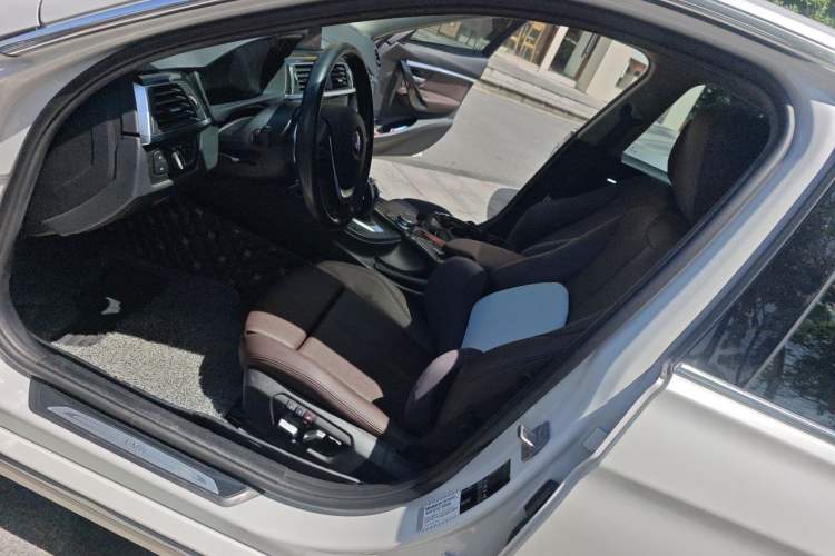 Used BMW 3 Series 2018 320Li Leading Luxury Package
