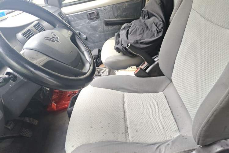 Used Wuling Rongguang 2012 1.5L Extended Basic Version
