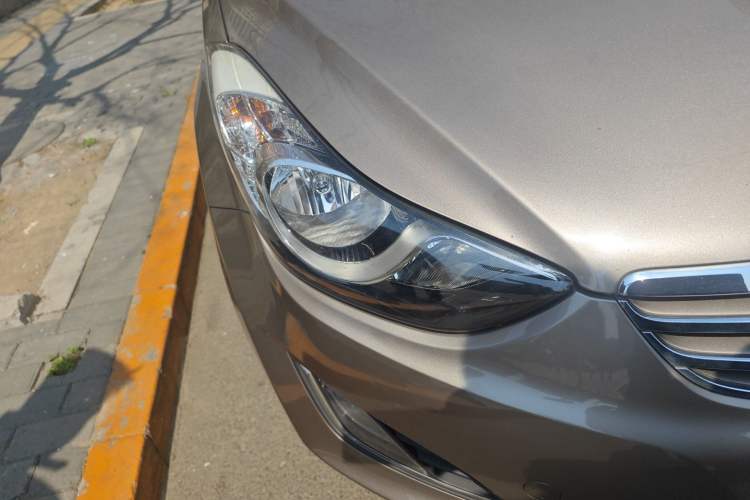 Used Hyundai Elantra (5th Generation / Langdong) 2012 1.6L Automatic Prestige Model Right Front Headlight