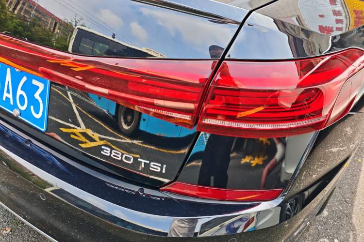 Used Volkswagen Passat 2025 Outstanding Model 380TSI Starry Dragon Glorious Edition Right Rear Taillight