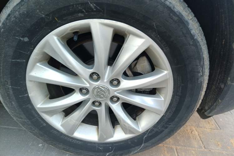 Used Buick Envision 2014 28T Four-Wheel Drive Elite Model Right Front Wheel Hub