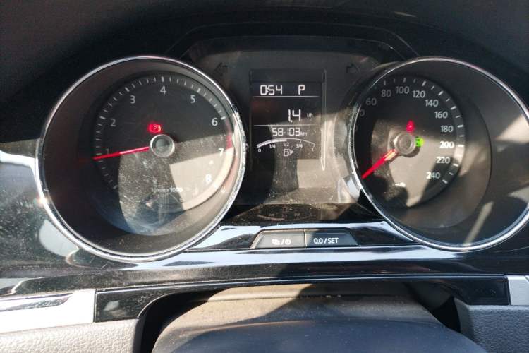 Used Volkswagen Bora 2015 Value Edition 1.6L Automatic Comfort Version Instrument Cluster