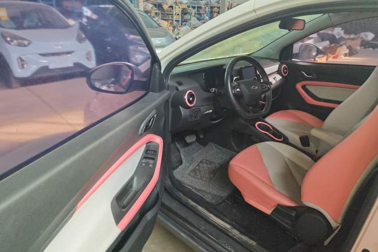 Used Chery Little Ant 2022 300 000 Yuan "Ant Fan" Edition "Extra Sweet" Version Lithium Iron Phosphate 29.2 kWh 30 kW 301 km
