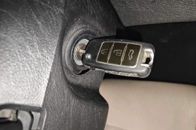 Used FORTHING Lingzhi 2022 M5L 1.6L Utility Model 7 Seats Vehicle Key