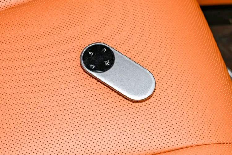 Used Hima AITO M9 2024 All-Electric Ultra Version 100 kWh 6-Seater Model Vehicle Key