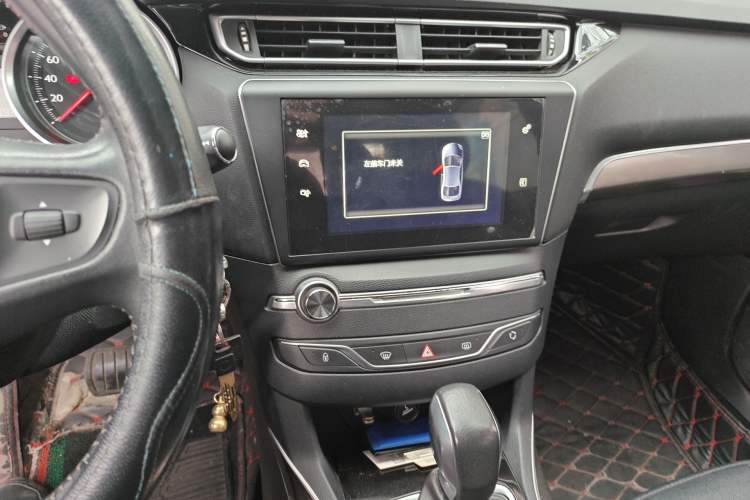 Used Peugeot 408 2016 1.6T Automatic Luxury Edition Audio And AC Panel