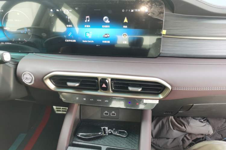 Used JETOUR X90 PLUS 2024 1.6TD DCT Villa 5-Seater Audio And AC Panel