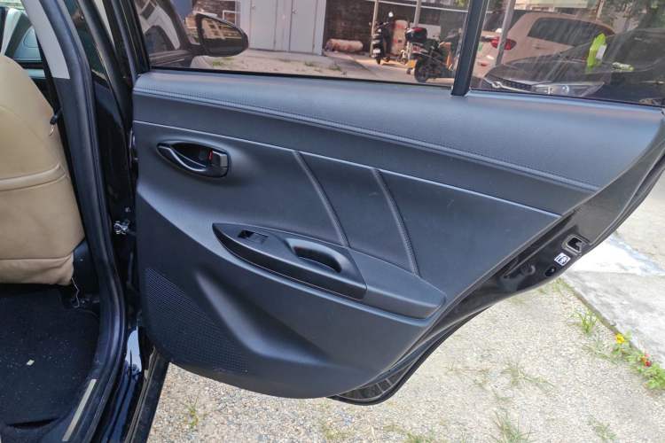 Used Toyota YARiS L Zhi Xiang 2019 1.5E CVT Dynamic Edition China VI compliant Interior 6