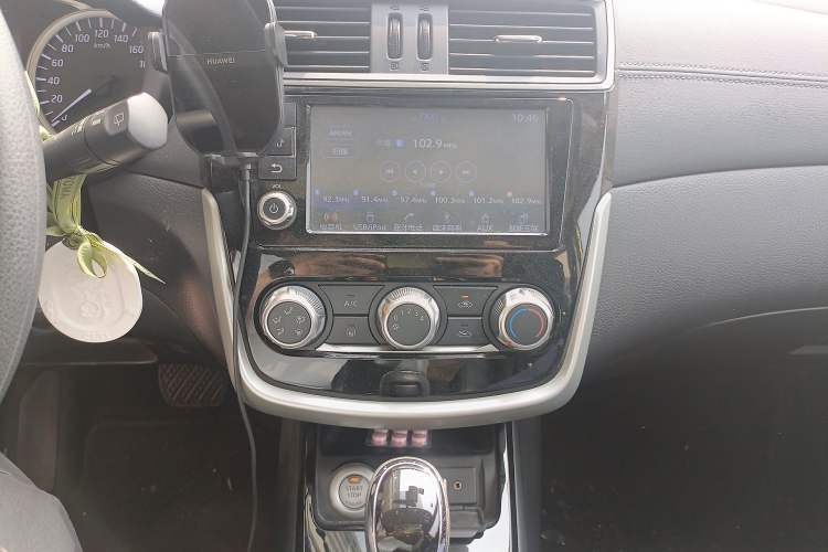 Used Nissan Tiida 2016 1.6L CVT Smart Drive Edition Audio And AC Panel