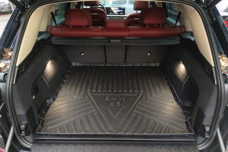 Used BMW X5 2023 xDrive 30Li Luxury M Sport Package Trunk