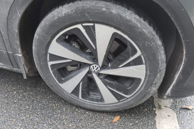 Used Volkswagen ID.6 X 2021 Pro Smart Long-Range Edition Right Front Wheel Hub