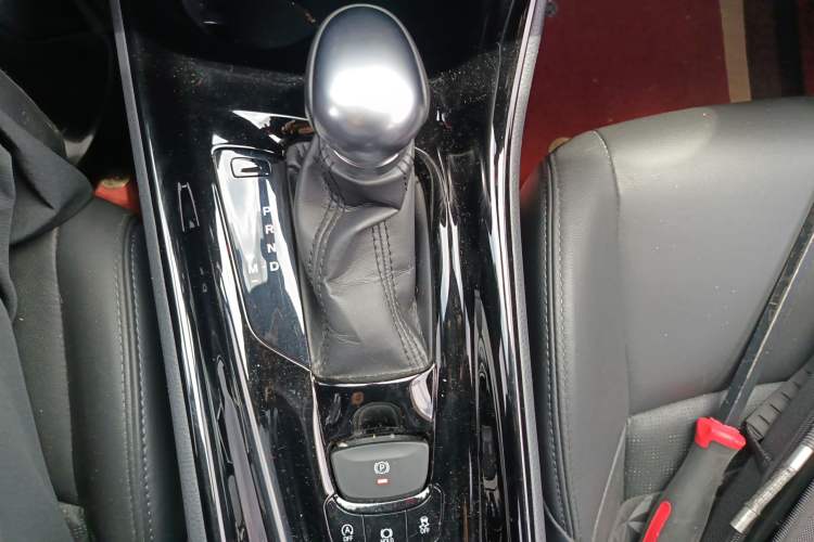 Used Toyota IZOA 2018 2.0L Yichi Version China VI Standard