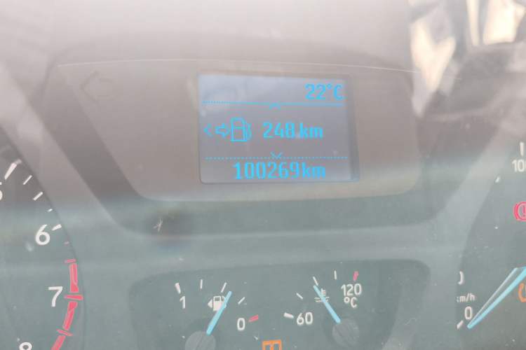 Used Ford Transit 2019 2.0T Gasoline Multi-Function Commercial Vehicle Short Wheelbase Mid-Roof 6-Seater China VI Standard Odometer Close Up