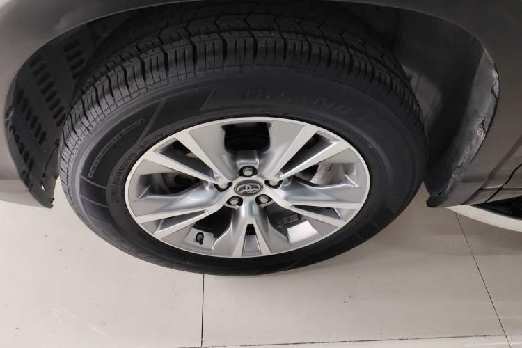 Used Toyota Highlander 2018 2.0T Two-Wheel Drive Elite Edition 7 Seats China VI Standard
