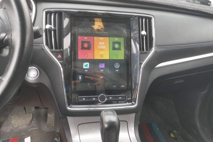 Used Roewe RX5 2020 20T Automatic 4G Connected Million Edition Audio And AC Panel