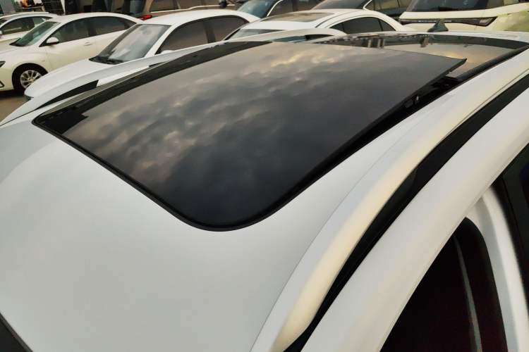 Used Roewe RX3 2020 1.6L CVT 4G Connected Ultra-Cool Flagship Edition