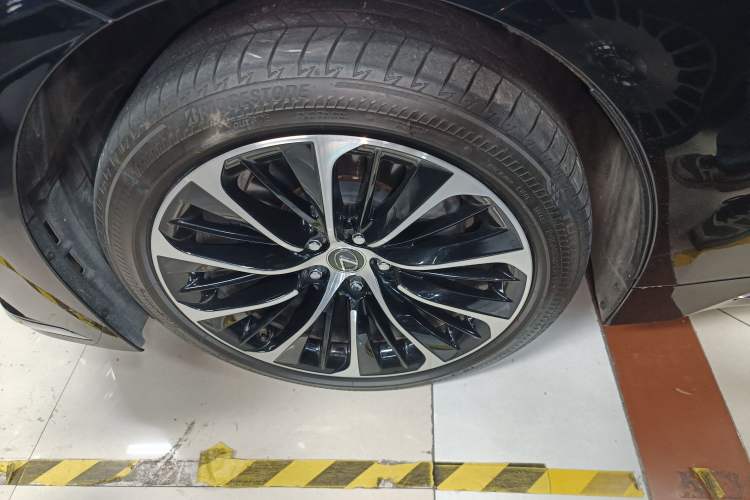 Used Lexus LS 2021 500h Executive Edition
