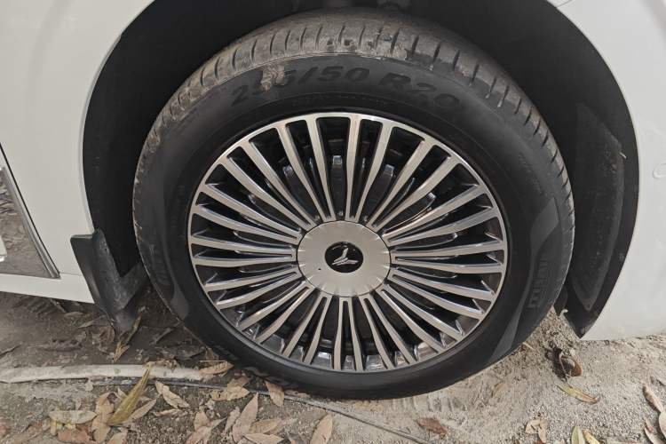 Used VOYAH Dream 2025 PHEV Four-Wheel-Drive Flagship Version – Qiankun Edition Exterior 7