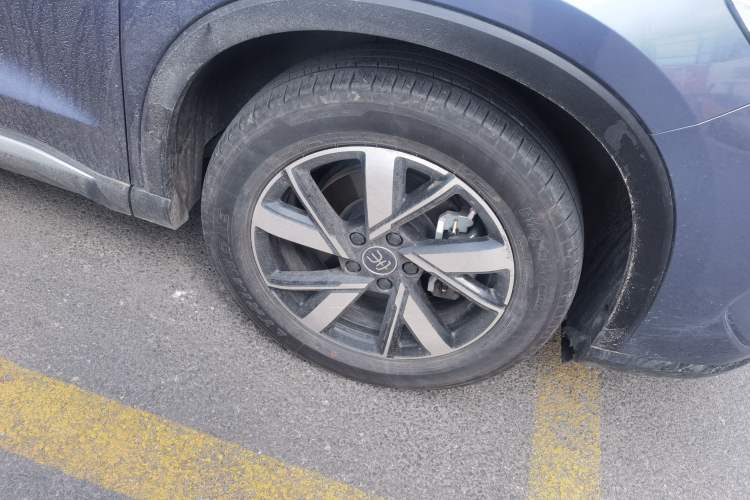 Used BYD Song Pro New Energy 2023 Champion Edition DM-i 71KM Navigation Model Right Front Wheel Hub