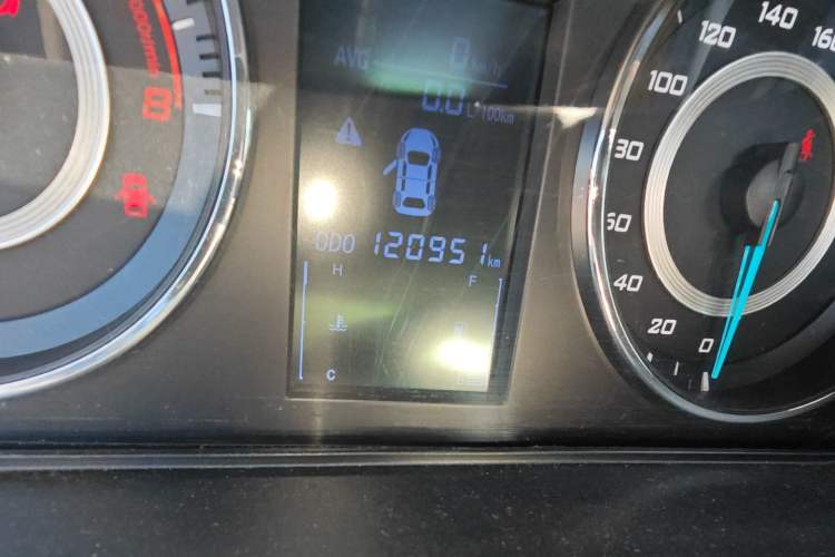 Used Soueast V5 Lingzhi 2015 Plus 1.5L Manual Smart Edition
