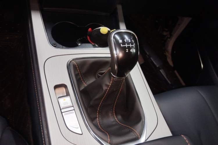 Used CHANGAN OSHAN X7 2020 1.5T Manual Luxury Version