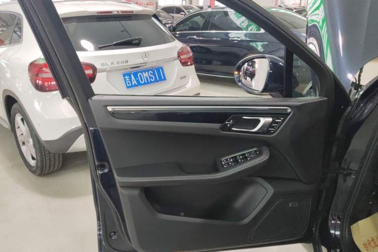 Used Porsche Macan 2018 Macan 2.0T