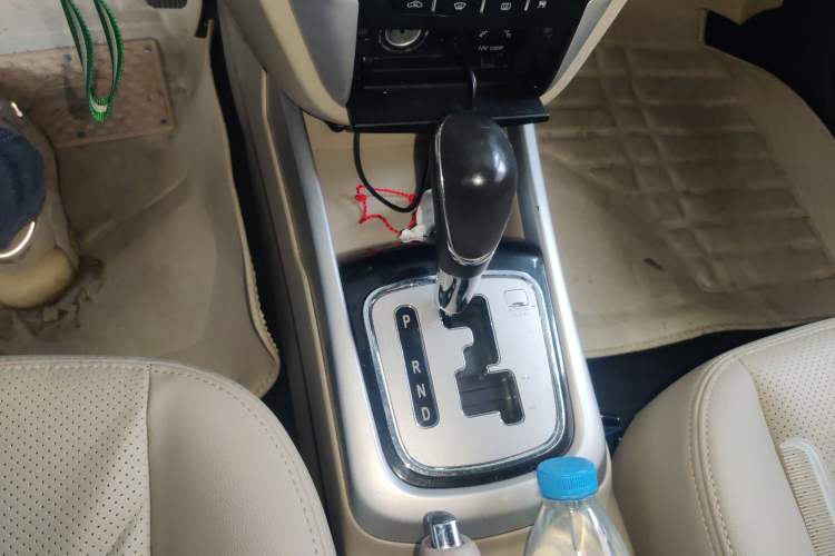 Used CHANGAN Eado 2014 1.6L Automatic Luxury Model Gear Lever