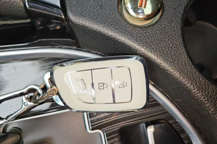 Used Dongfeng Aeolus AX7 2016 2.0L Automatic Zhiyi Trim